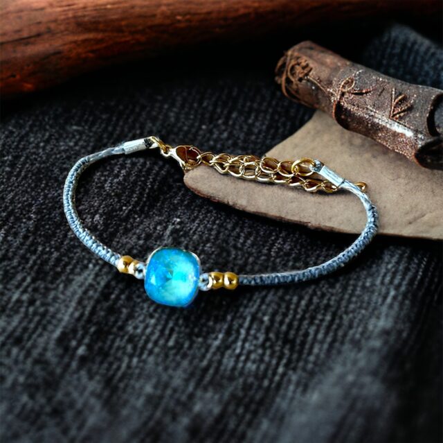 bracelet fin macramé bleu, bracelet cristal bleu, bracelet ethnique, bracelet macramé etsy, bracelet fin Swarovski