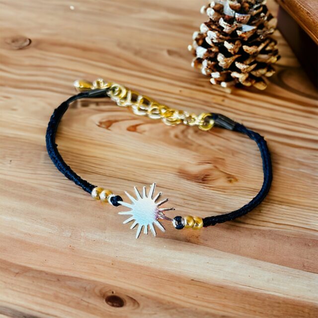 bracelet fin macramé noir, bracelet soleil doré, bracelet tendance acier inoxydable, bracelet macramé etsy, bracelet fin inoxydable fait main