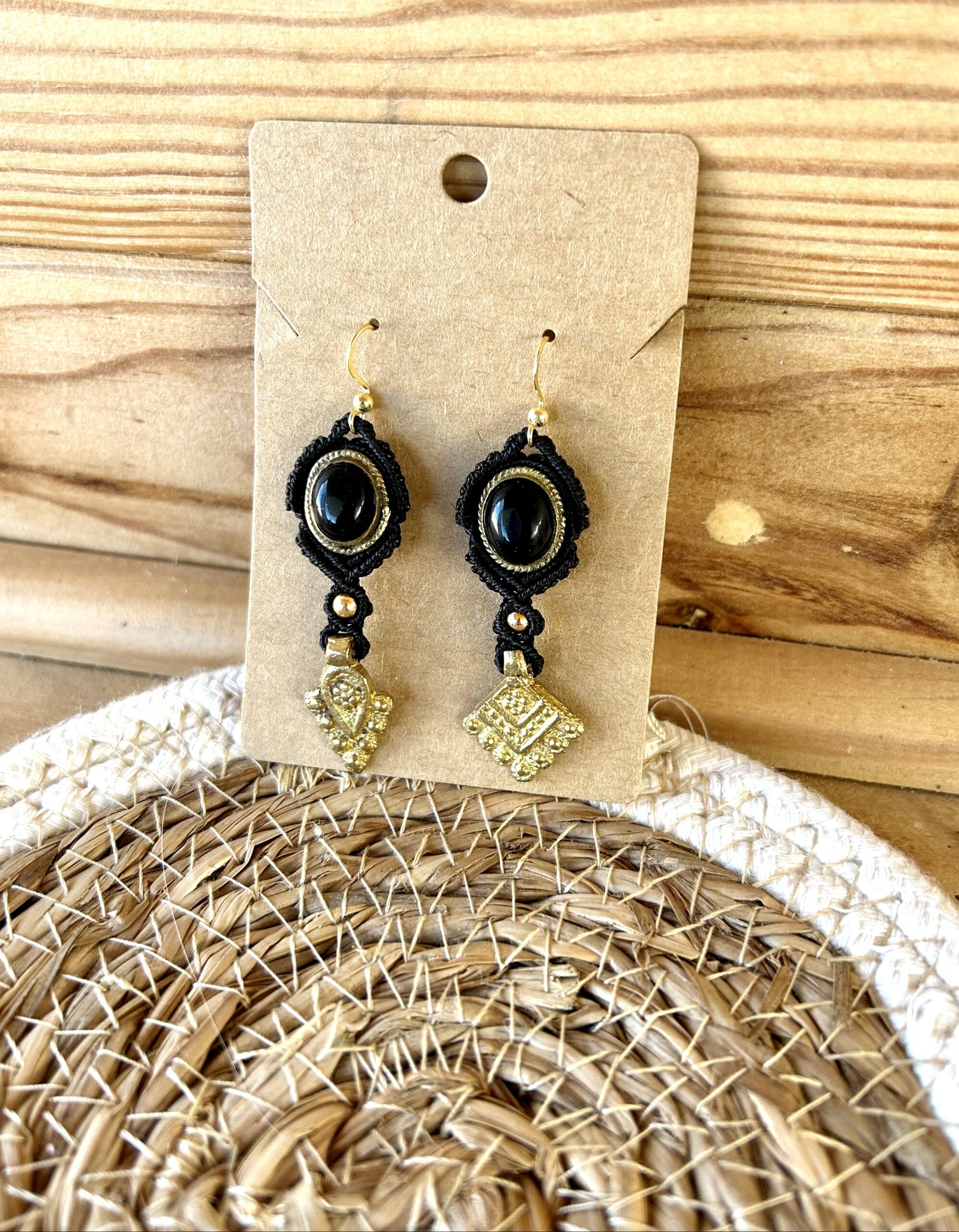 boucles d'oreilles macramé Toulouse, boucles d'oreilles macramé onyx noir, boucles d'oreilles onyx, boucles d'oreilles ethnique, tendance, fait main, boucles d'oreilles inca