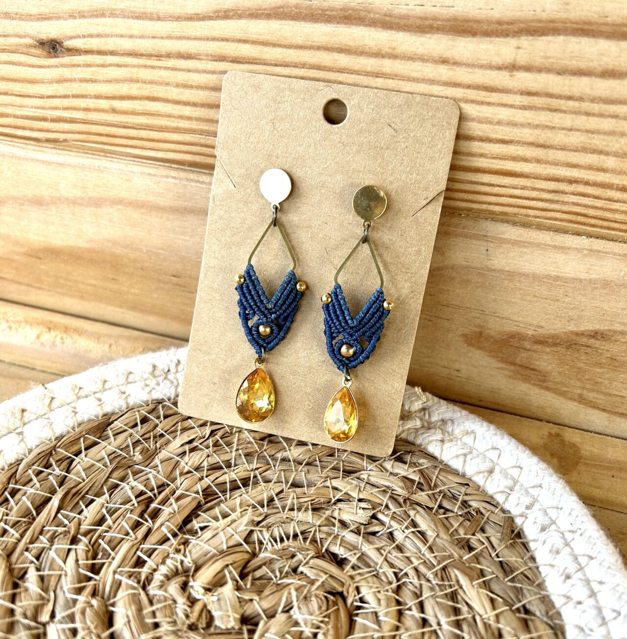 boucles d'oreilles macramé Toulouse, boucles d'oreille macramé bleu et or, boucles d'oreilles cristal Swaroski, boucles d'oreilles ethnique, tendance, fait main