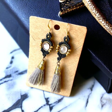 boucles d'oreilles macramé Toulouse, boucles d'oreilles macramé quartz rose noir, boucles d'oreilles quartz rose, boucles d'oreilles ethnique, tendance, fait main, boucles d'oreilles inca