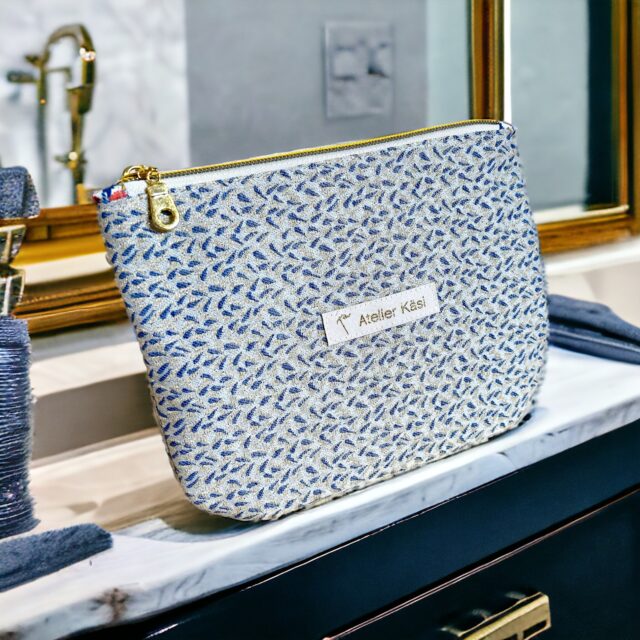 trousse colorée, pochette jacquard, pochette etsy, trousse etsy bleu, pochette bleu, trousse etsy, trousse créateur, pochette créateur, trousse fait en france, pochette liberty, trousse maquillage etsy