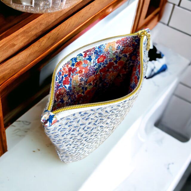 trousse colorée, pochette jacquard, pochette etsy, trousse etsy bleu, pochette bleu, trousse etsy, trousse créateur, pochette créateur, trousse fait en france, pochette liberty, trousse maquillage etsy