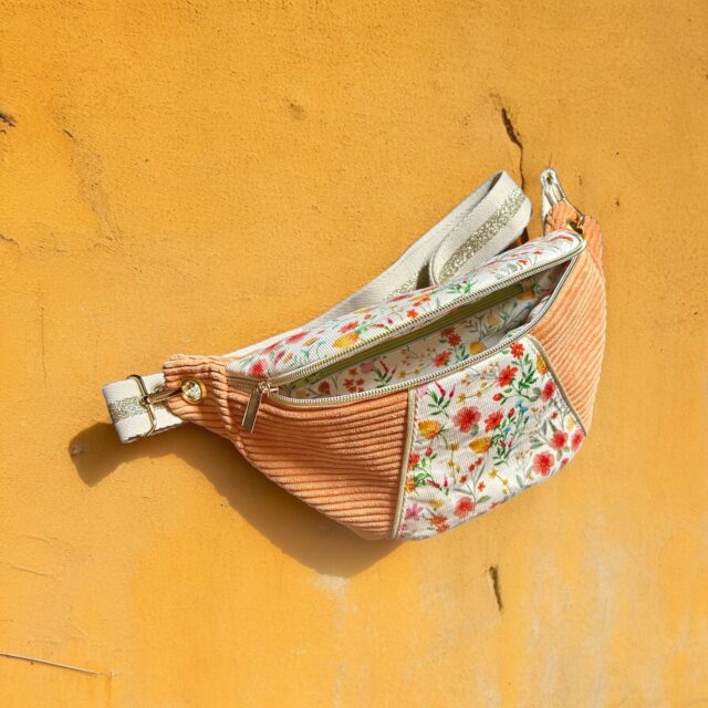 banane fleurie chic, banane velours cotelé fleurie, banane tendance et colorée