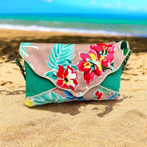 sac pochette coloré, fleuri, sac pochette rabat fleur, sac enveloppe fait mai, sac pochette etsy, sac de soirée coloré, sac velours cotelé, sac vert, sac de créateur,