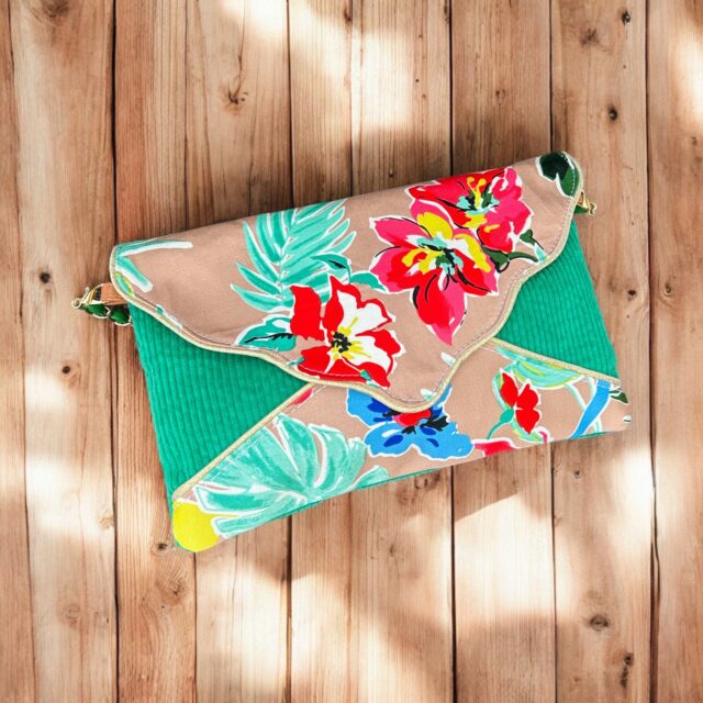 sac pochette coloré, fleuri, sac pochette rabat fleur, sac enveloppe fait mai, sac pochette etsy, sac de soirée coloré, sac velours cotelé, sac vert, sac de créateur,